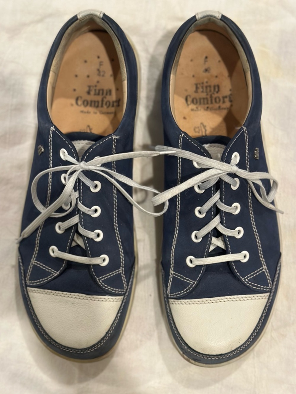 Finn Comfort Navy and White Casual Lace-Up Sneakers